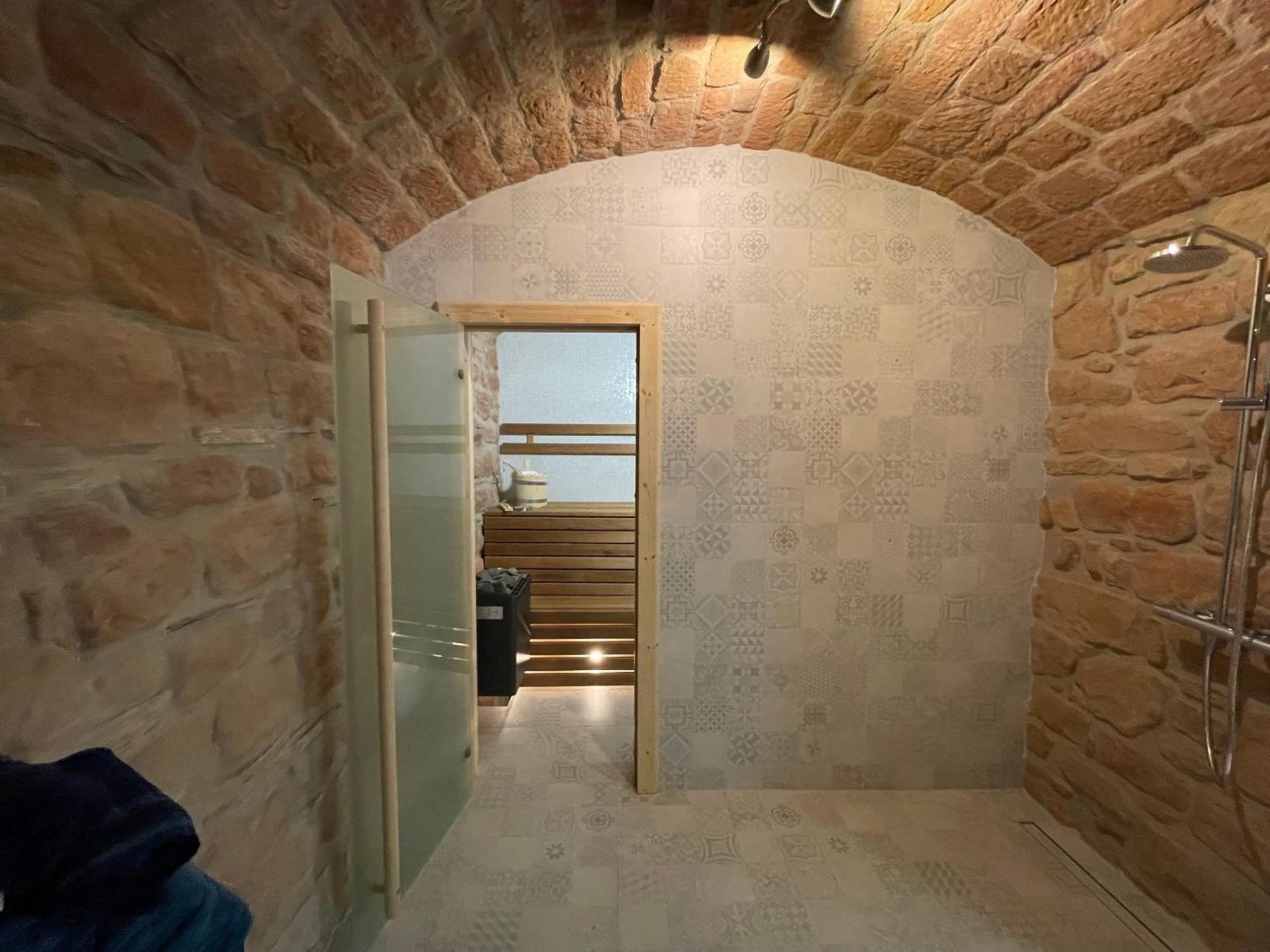 Luxurioese Ferienwohnung Mit Wellness Oase Saarburg Exterior photo
