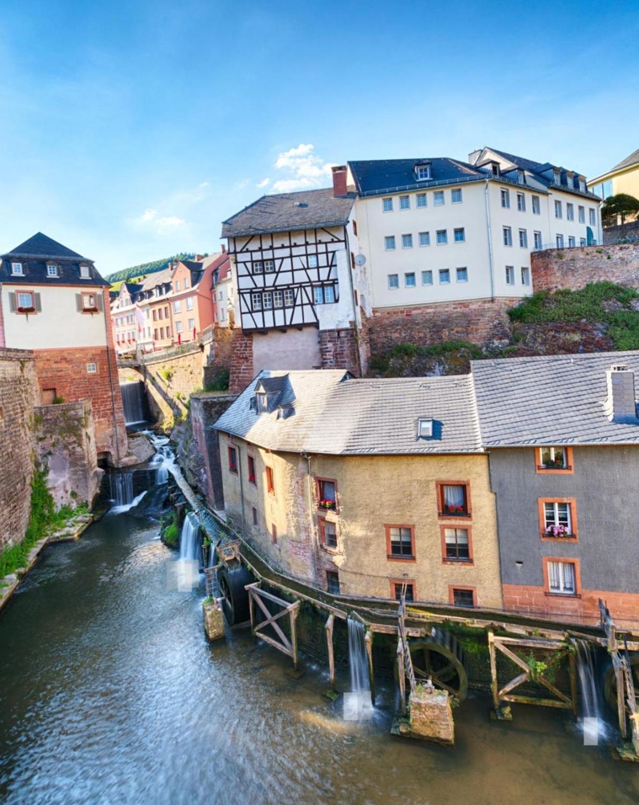 Luxurioese Ferienwohnung Mit Wellness Oase Saarburg Exterior photo